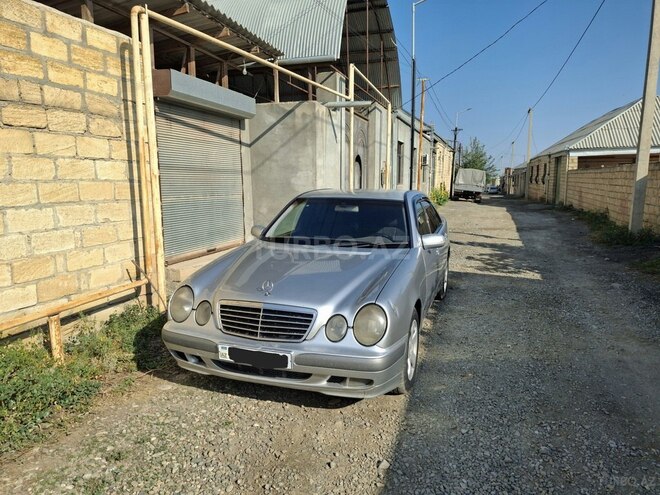 Mercedes E 220 2001, 367,000 km - 2.2 l - Gəncə