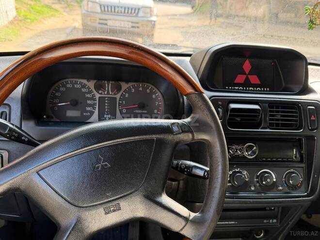 Mitsubishi Pajero io 2000, 200,000 km - 1.8 l - Bakı