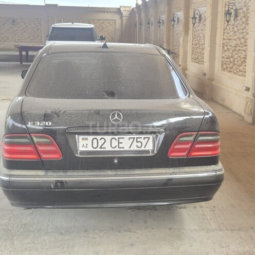 Mercedes E 320 2001, 456,000 km - 3.2 l - Hacıqabul