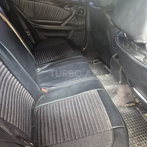 Mercedes E 320 2001, 456,000 km - 3.2 l - Hacıqabul
