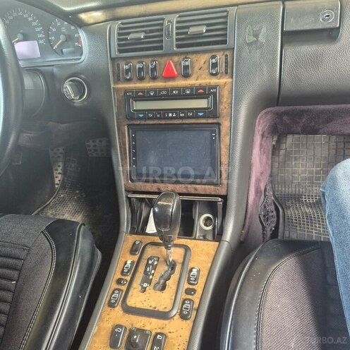 Mercedes E 320 2001, 456,000 km - 3.2 l - Hacıqabul