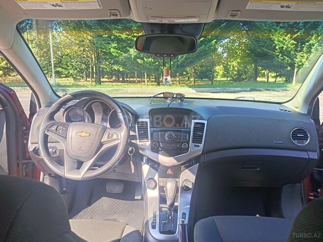 Chevrolet Cruze 2011, 197,131 km - 1.4 л - Qax
