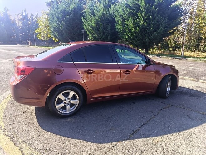 Chevrolet Cruze 2011, 197,131 km - 1.4 л - Qax