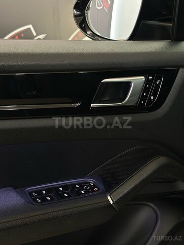 Porsche Cayenne 2018, 70,000 km - 3.0 l - Bakı