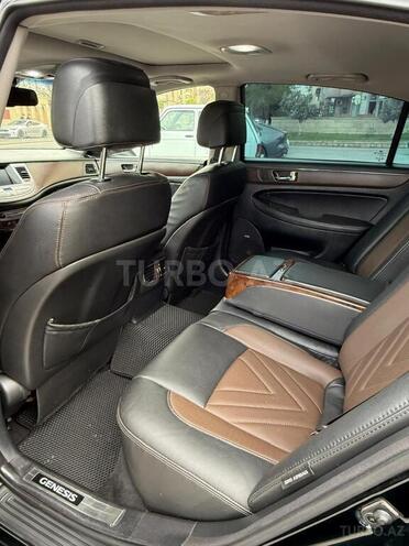 Hyundai Genesis 2011, 256,000 km - 3.8 л - Qax