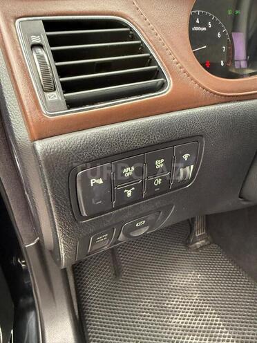 Hyundai Genesis 2011, 256,000 km - 3.8 л - Qax