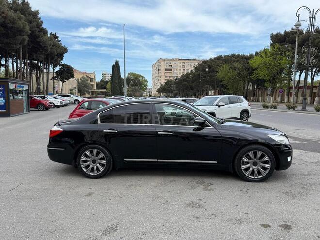 Hyundai Genesis 2011, 256,000 km - 3.8 л - Qax