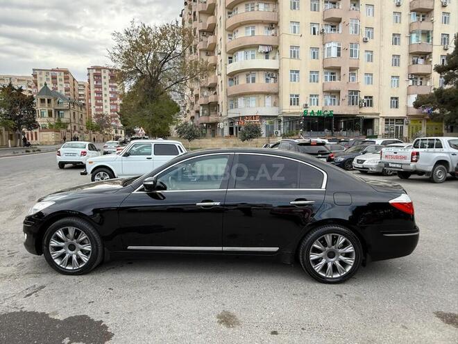 Hyundai Genesis 2011, 256,000 km - 3.8 л - Qax