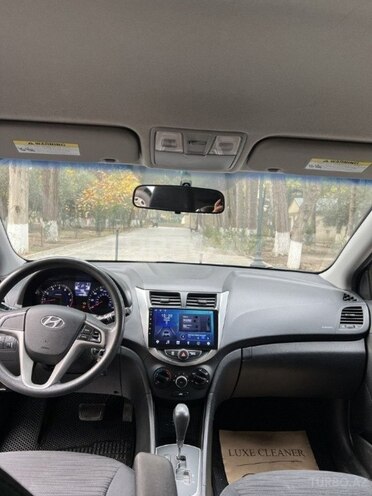 Hyundai Accent 2015, 268,000 km - 1.6 л - Bakı