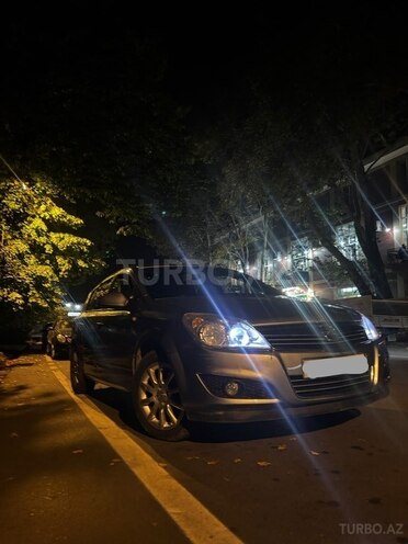 Opel Astra 2009, 275,000 km - 1.4 l - Zaqatala