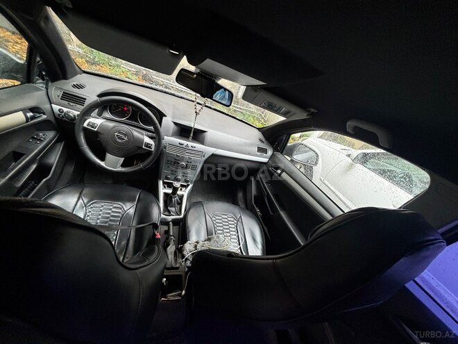 Opel Astra 2009, 275,000 km - 1.4 l - Zaqatala