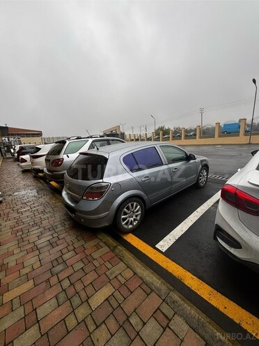 Opel Astra 2009, 275,000 km - 1.4 l - Zaqatala