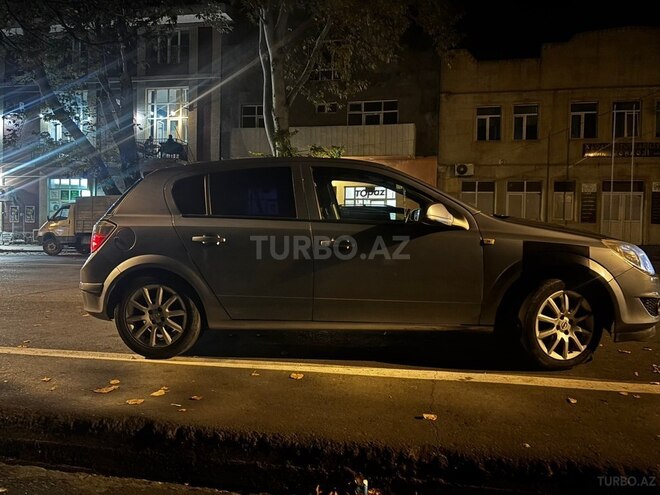 Opel Astra 2009, 275,000 km - 1.4 l - Zaqatala