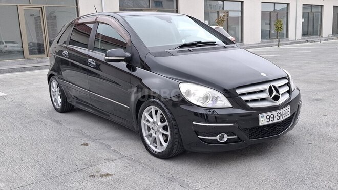 Mercedes B 180 2010, 212,000 km - 1.7 l - Zaqatala