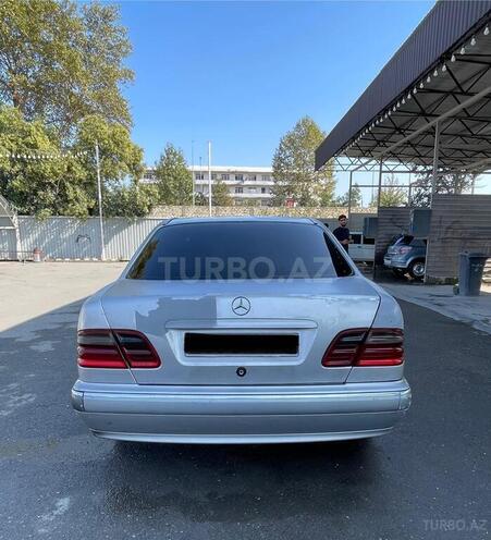Mercedes E 220 1998, 201,245 km - 2.2 l - Bərdə