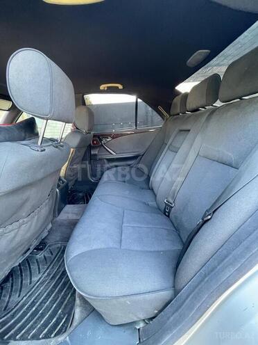 Mercedes E 220 1998, 201,245 km - 2.2 l - Bərdə