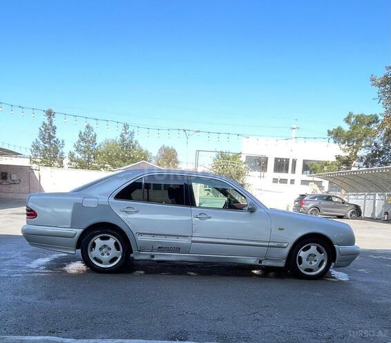 Mercedes E 220 1998, 201,245 km - 2.2 l - Bərdə