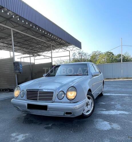 Mercedes E 220 1998, 201,245 km - 2.2 l - Bərdə