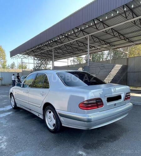 Mercedes E 220 1998, 201,245 km - 2.2 l - Bərdə