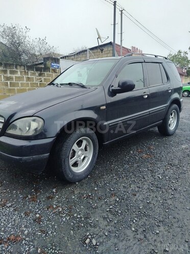 Mercedes ML 320 2000, 175,000 km - 3.2 l - Zaqatala
