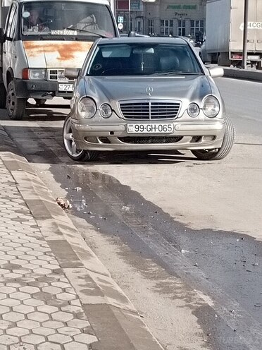 Mercedes E 220 2001, 250,000 km - 2.2 l - Xaçmaz