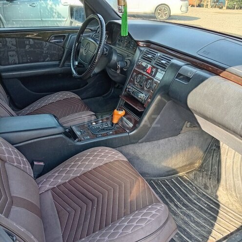 Mercedes E 200 1996, 252,000 km - 2.0 l - Şəmkir