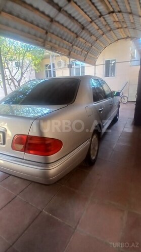 Mercedes E 240 1997, 320,000 km - 2.4 l - Mingəçevir