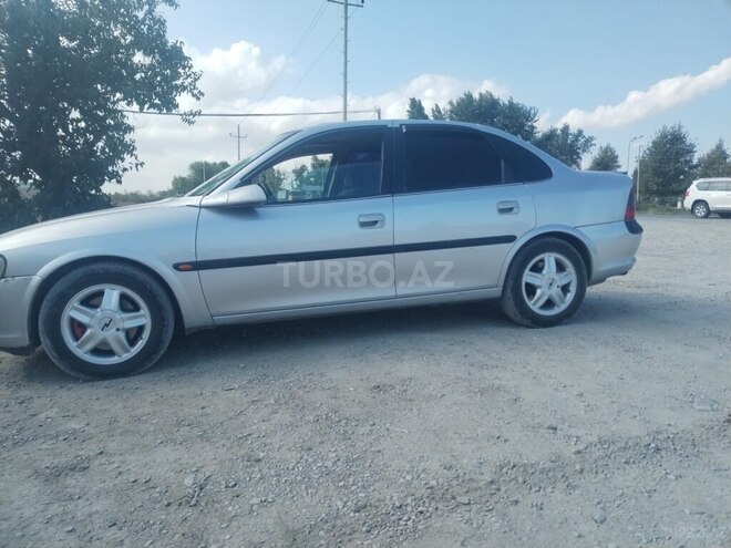 Opel Vectra 1997, 234,763 km - 2.0 l - Quba