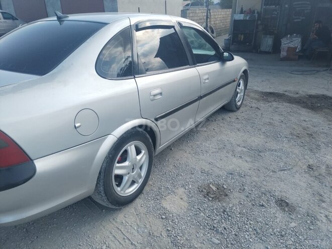 Opel Vectra 1997, 234,763 km - 2.0 l - Quba