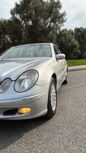 Mercedes E 200 2003, 283,000 km - 2.2 l - Bakı