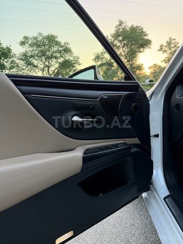 Lexus ES 300h 2020, 95,000 km - 2.5 l - Bakı