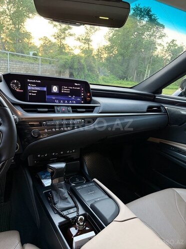 Lexus ES 300h 2020, 95,000 km - 2.5 l - Bakı