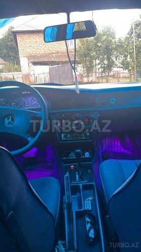 Mercedes 190 1992, 801,400 km - 2.5 l - Astara
