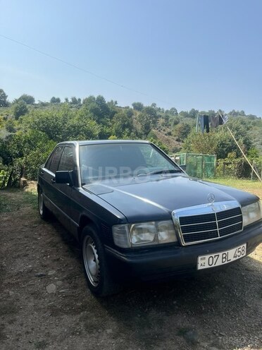 Mercedes 190 1992, 801,400 km - 2.5 l - Astara