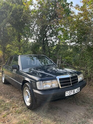 Mercedes 190 1992, 801,400 km - 2.5 l - Astara