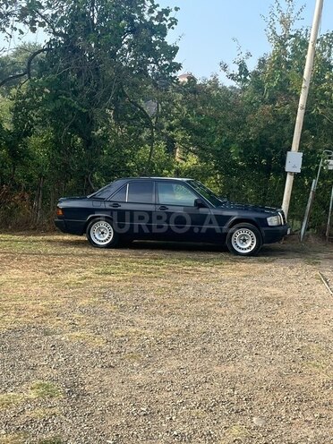 Mercedes 190 1992, 801,400 km - 2.5 l - Astara