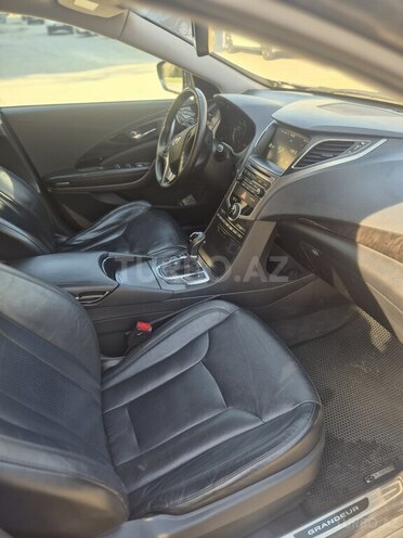 Hyundai Grandeur 2015, 228,000 km - 2.2 л - Bakı