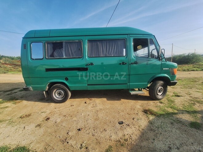Mercedes 208 D 1993, 500,000 km - 2.3 l - Kürdəmir