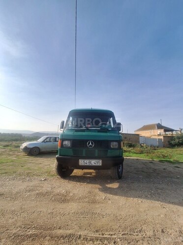 Mercedes 208 D 1993, 500,000 km - 2.3 l - Kürdəmir