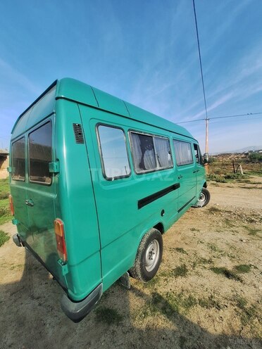 Mercedes 208 D 1993, 500,000 km - 2.3 l - Kürdəmir