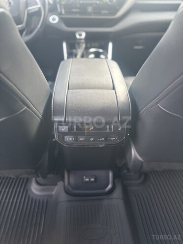Toyota Highlander 2022, 63,000 km - 2.5 l - Bakı