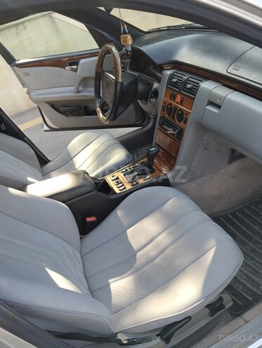 Mercedes E 230 1997, 365,238 km - 2.3 л - Mingəçevir