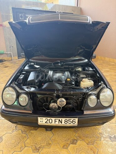 Mercedes E 240 1998, 221,319 km - 2.4 l - Gəncə