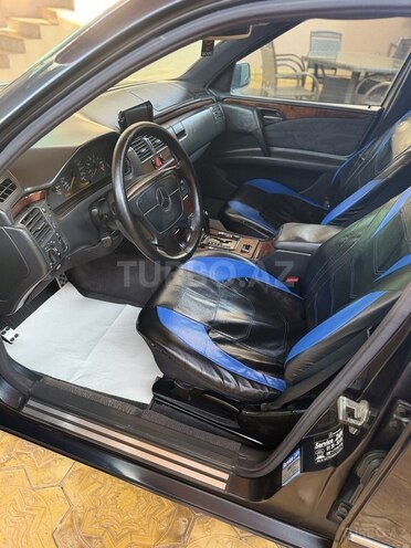 Mercedes E 240 1998, 221,319 km - 2.4 l - Gəncə