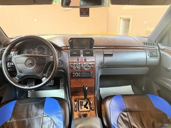 Mercedes E 240 1998, 221,319 km - 2.4 l - Gəncə