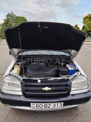 Chevrolet Niva 2004, 338,756 km - 1.7 l - Qazax