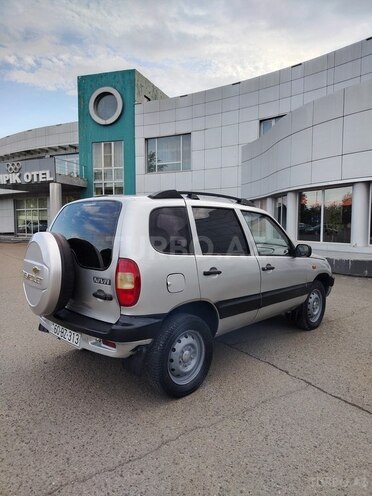 Chevrolet Niva 2004, 338,756 km - 1.7 l - Qazax