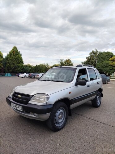 Chevrolet Niva 2004, 338,756 km - 1.7 l - Qazax