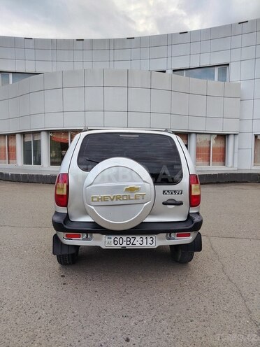 Chevrolet Niva 2004, 338,756 km - 1.7 l - Qazax