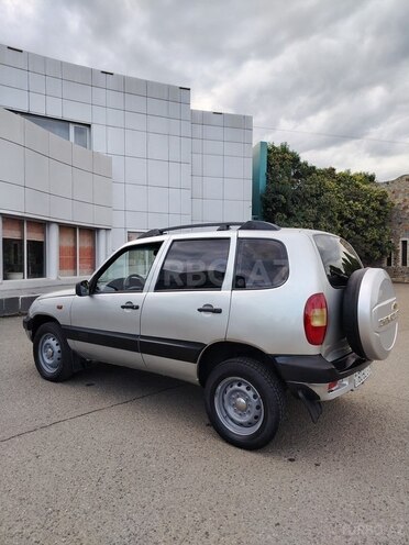 Chevrolet Niva 2004, 338,756 km - 1.7 l - Qazax